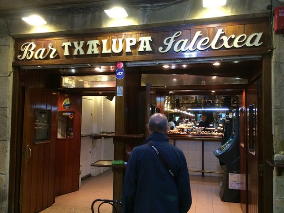 14160260431_fb322bb99a_z