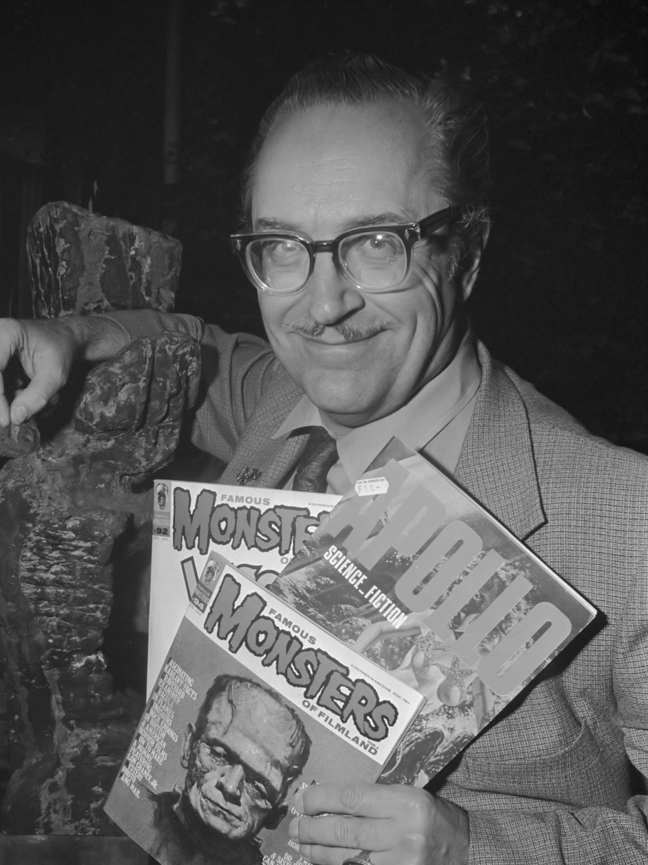 Forrest_J_Ackerman_(1972).jpg